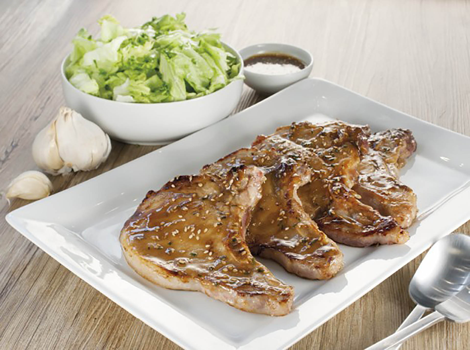 Présentation de Côtes de porc à la moutarde