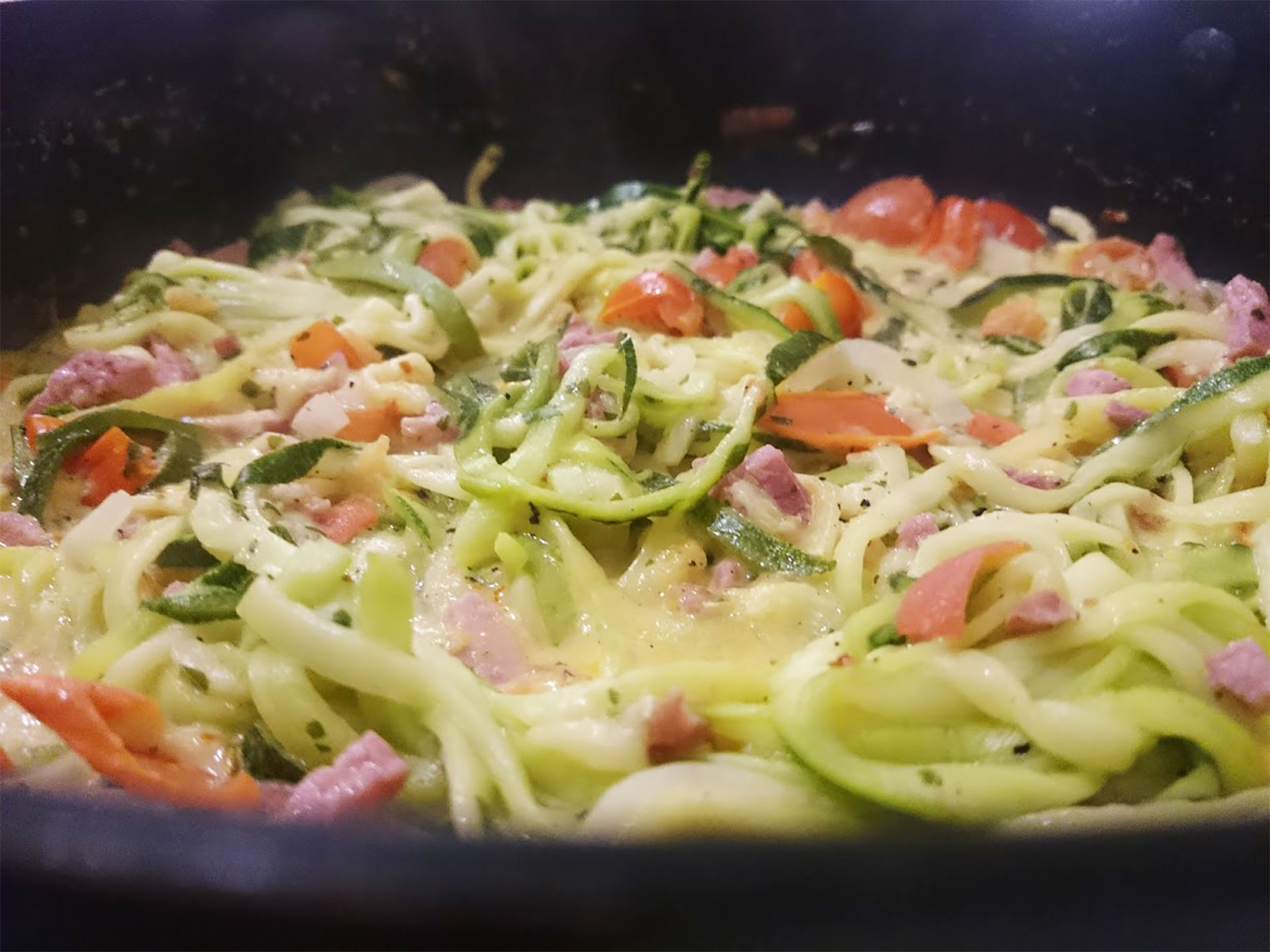 Présentation de Tagliatelle carbonara aux courgettes